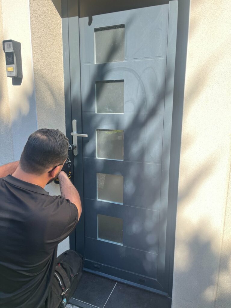 Serrurier urgence Montargis – ouverture de porte blindée sans dégâts 24h/24